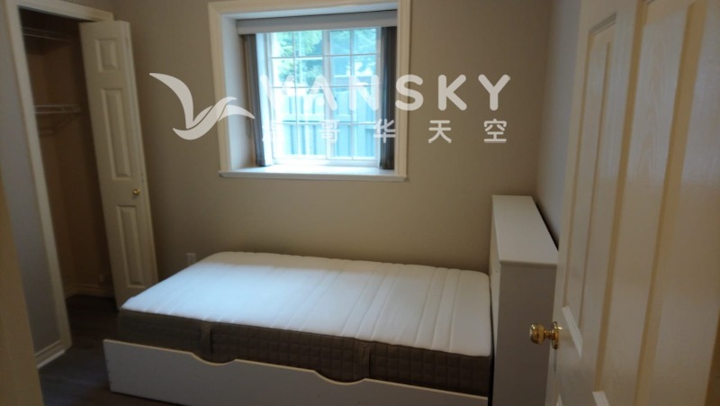 溫東平地二房一卫近Langara，公車直達UBC和市中心